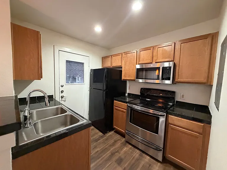 4125 Avondale Ave #209 — Photo 3