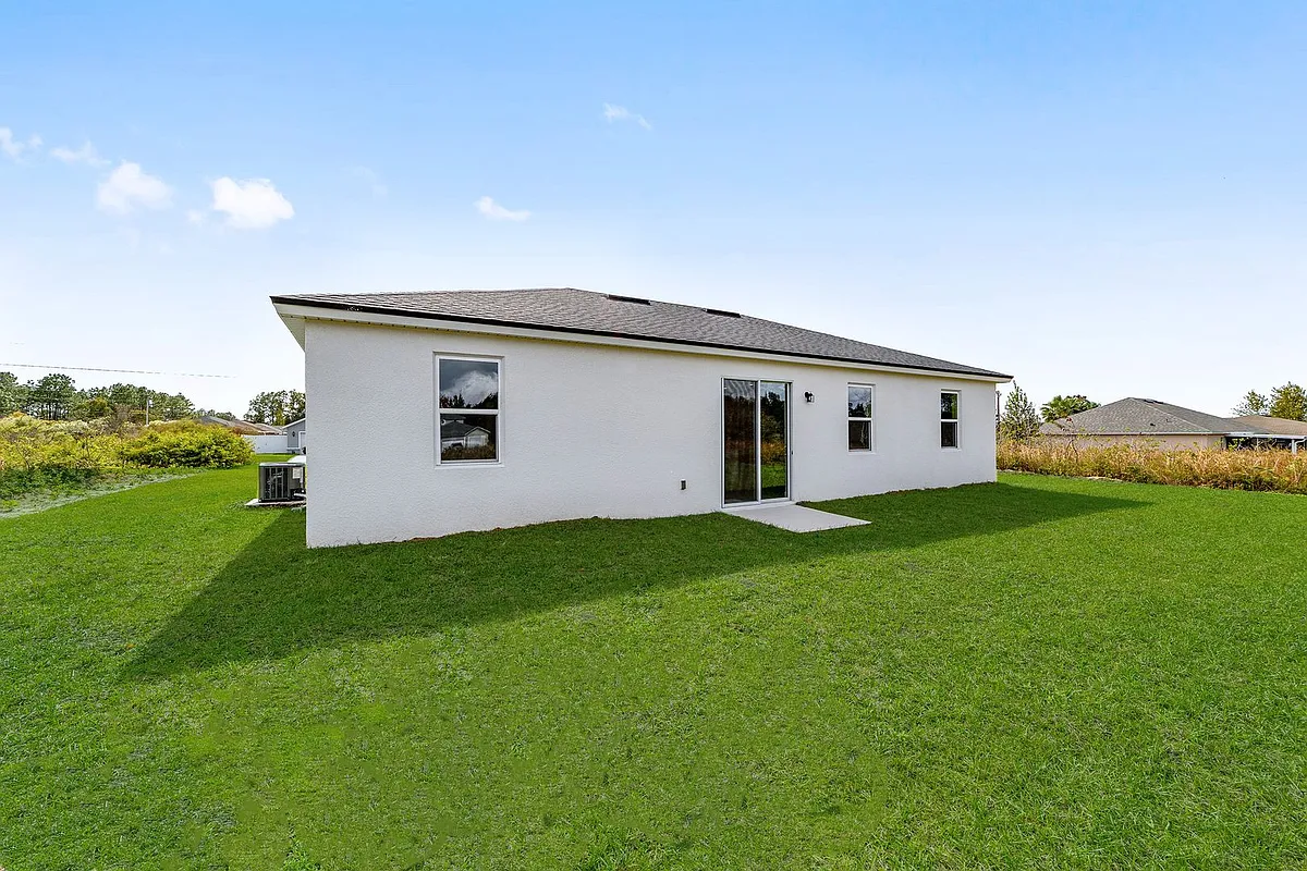 Building Photo - 15713 SW 49th Ave