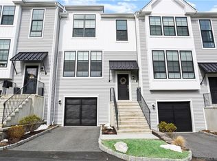 177 Brentwood Cir #177, Danbury, CT 06810
