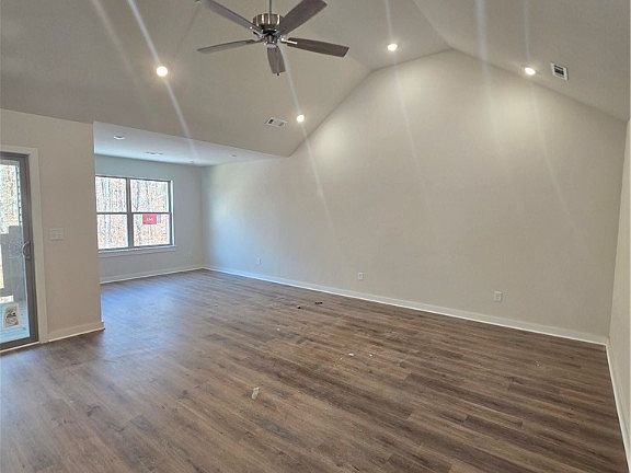 2nd image of 10 Kent Dr