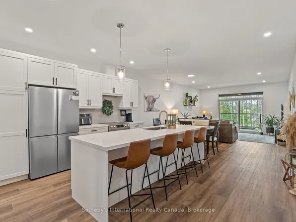 49 Jack St, Huntsville, ON P1H 0G4