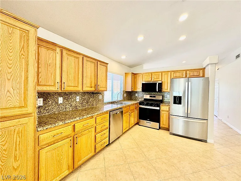 1437 Waterton Dr — Photo 7