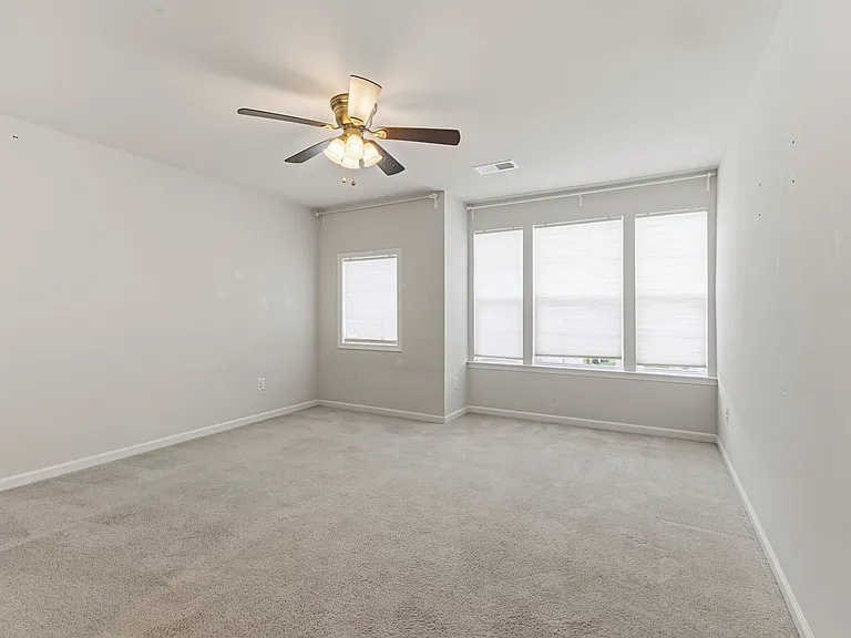 41874 Hayfield Orchard Way — Photo 32