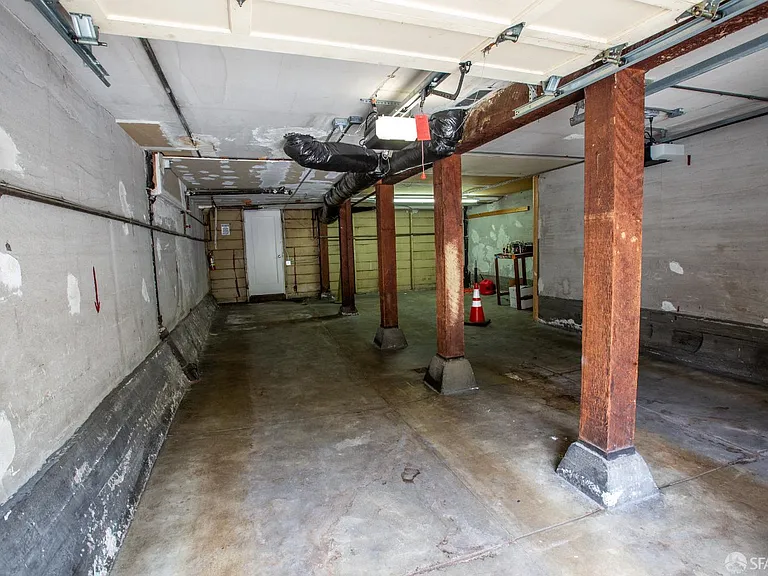 2850 Jackson St — Photo 22