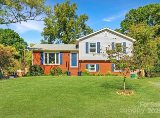 7148 Sherbourne Dr, Charlotte, NC 28210