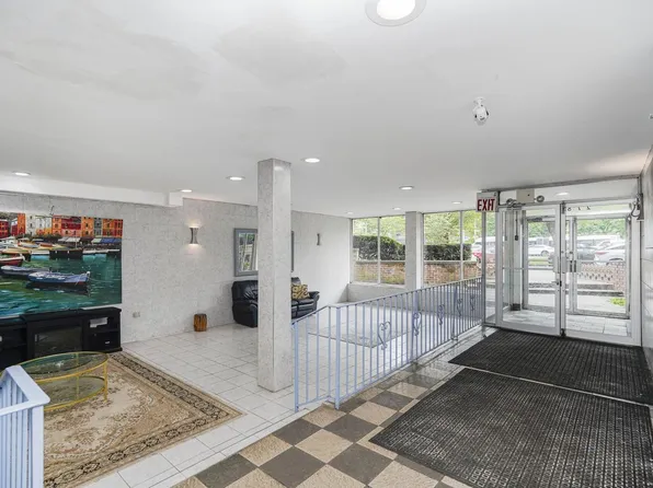 2785 Ocean Parkway image 21 of 24