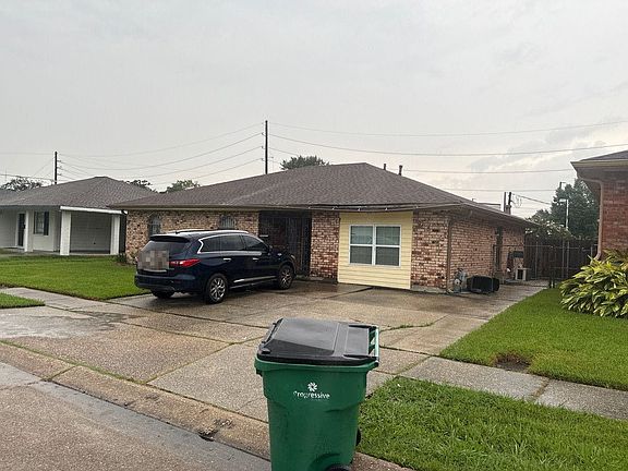 2nd image of 213 Willowbrook Dr