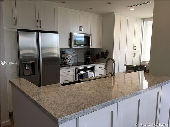5th image of 251 Crandon Blvd APT 900