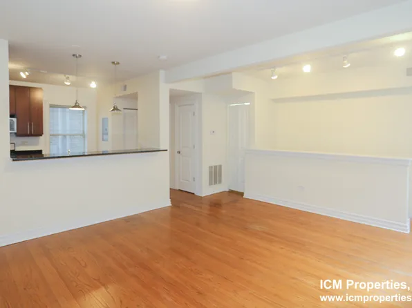 3800 N Sheffield Ave #1, Chicago, IL 60613
