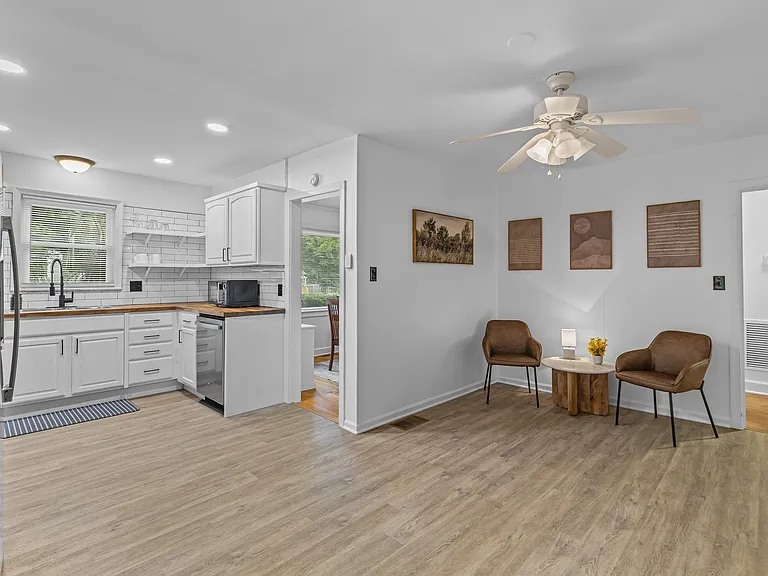 5475 Lauradell Ave — Photo 18