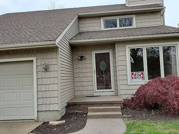 2nd image of 1120 Ledgebrook Dr