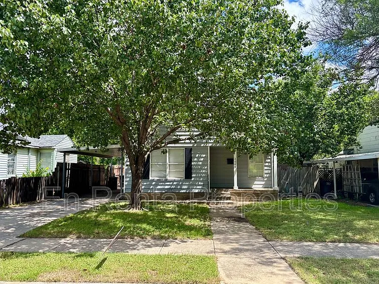 3009 Honeysuckle Ave — Photo 2