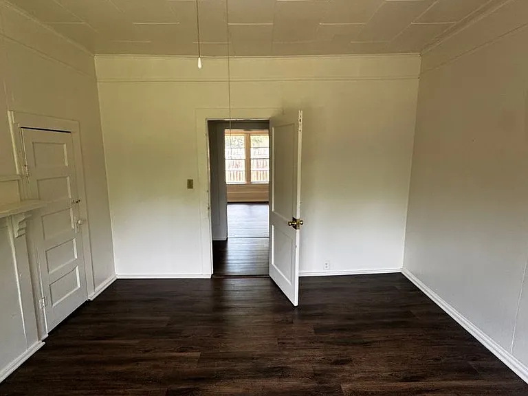 833 Kings Rd — Photo 28