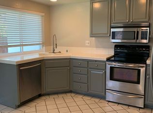 2030 Coolngreen Ln, Encinitas, CA 92024