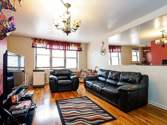4th image of 1275 E 51st St APT 5C