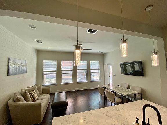 2nd image of 13501 Metric Blvd #45