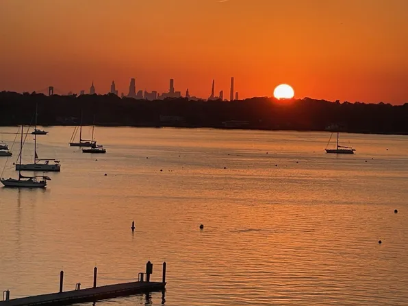 372 Main Street #302, Port Washington, NY 11050