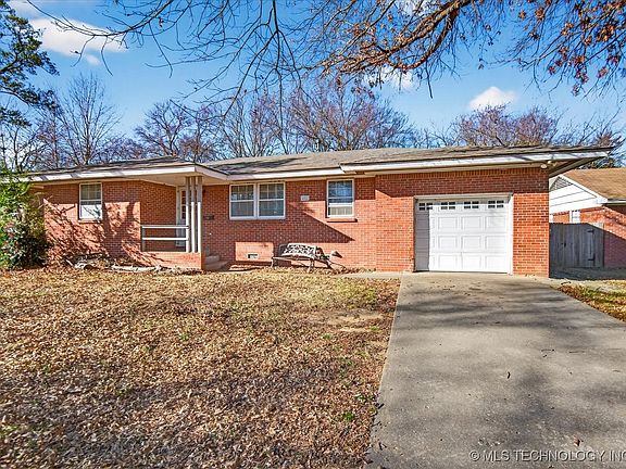 2nd image of 601 Yale Dr