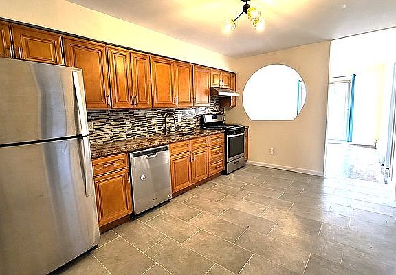 4th image of 170-20 Lithonia Ave #1A