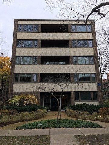 2nd image of 838 Michigan Ave