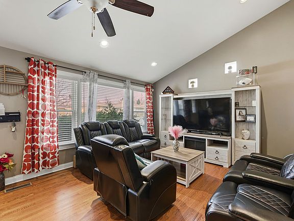 4th image of 9829 S 51st Ave