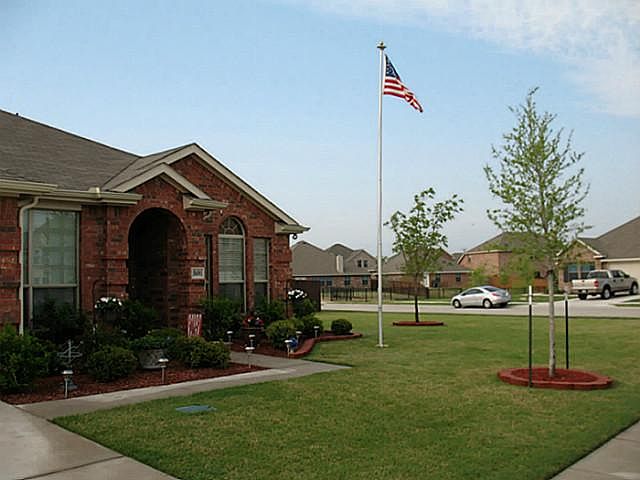 1st image of 5691 Lincolnwood Dr