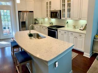 1098 Rifle Range Rd, Mt Pleasant, SC 29464