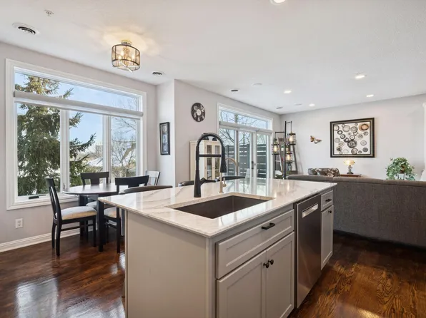 337 Willoughby Way W, Minnetonka, MN 55305