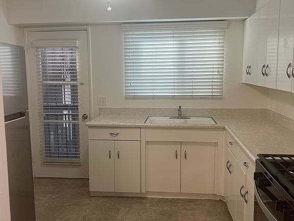 Kitchen, stove refrigerator