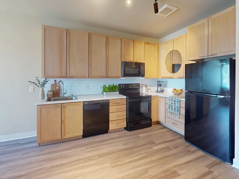 5190 Broadway — Photo 25
