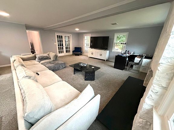 4th image of 40 Neal St