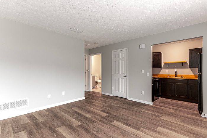 1st image of 2605 Crisnic Ct #2605