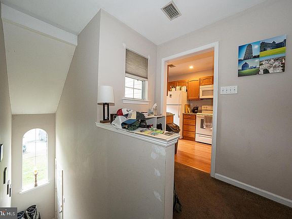 3rd image of 421 Derry Dr #421