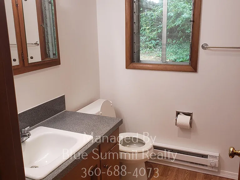 8534 Pacific Ave SE — Photo 10
