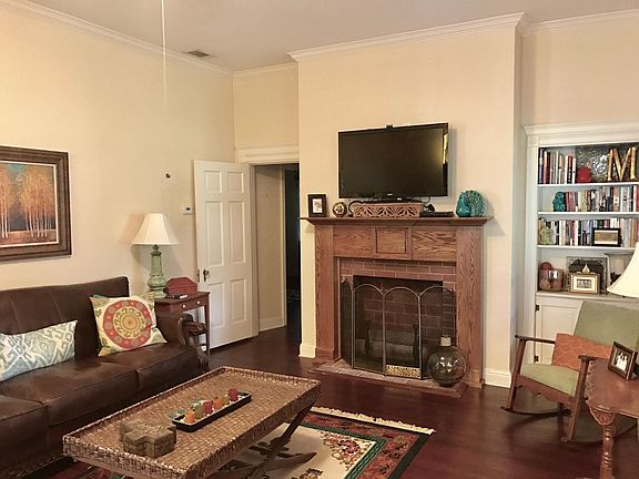 4th image of 123 Albany Ave