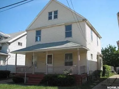 2097 W 105th St photo 1