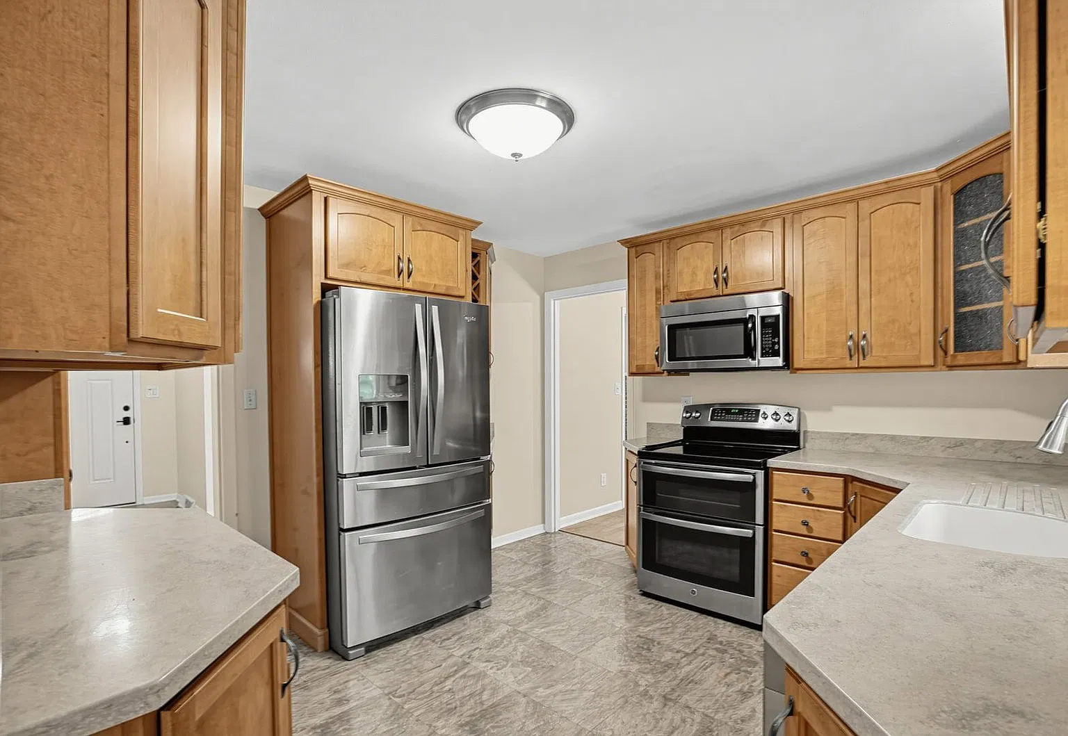 3 bed, 3.0 bath, 2654 sqft, $2,750 — Photo 2