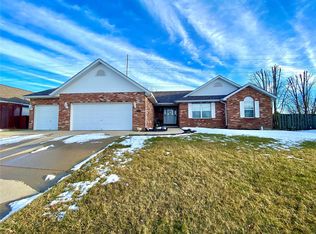 858 Clemson Ave, Fairview Heights, IL 62208