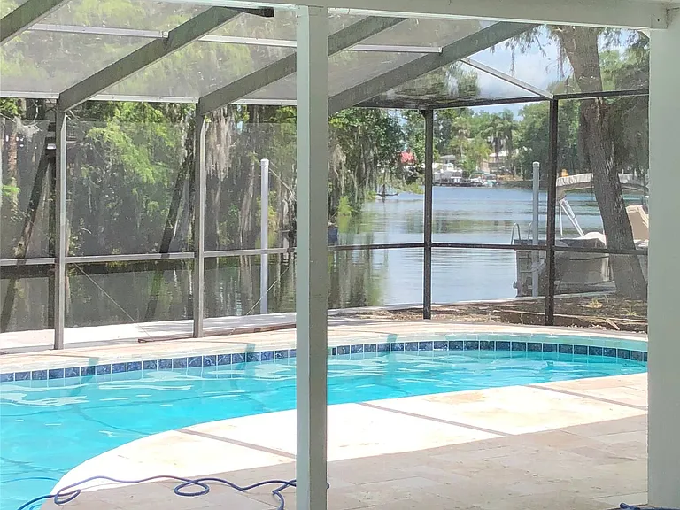 544 NW Fern Dr — Photo 9