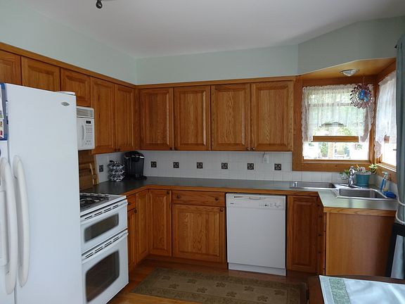 4th image of 3333 N Douglas Dr