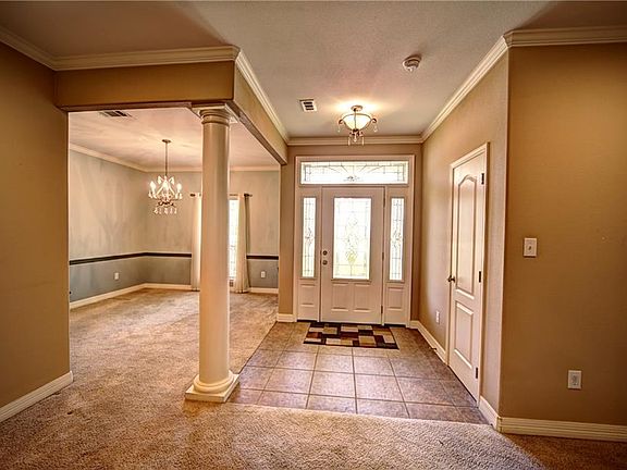 4th image of 105 Live Oak Cir