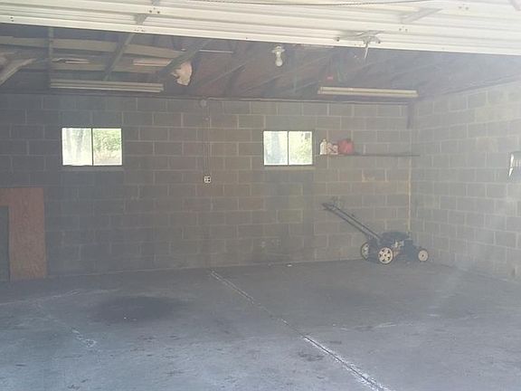 3rd image of 2370 & 2372 Eastlawn Ave