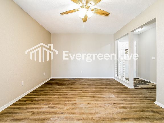 4th image of 1004 Cambridge Dr