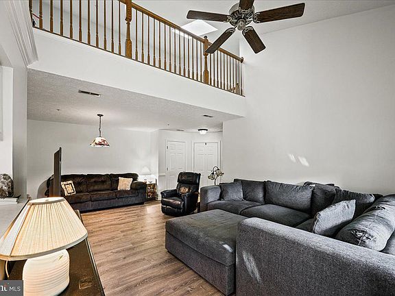 3rd image of 102 Gwen Dr Unit 102C