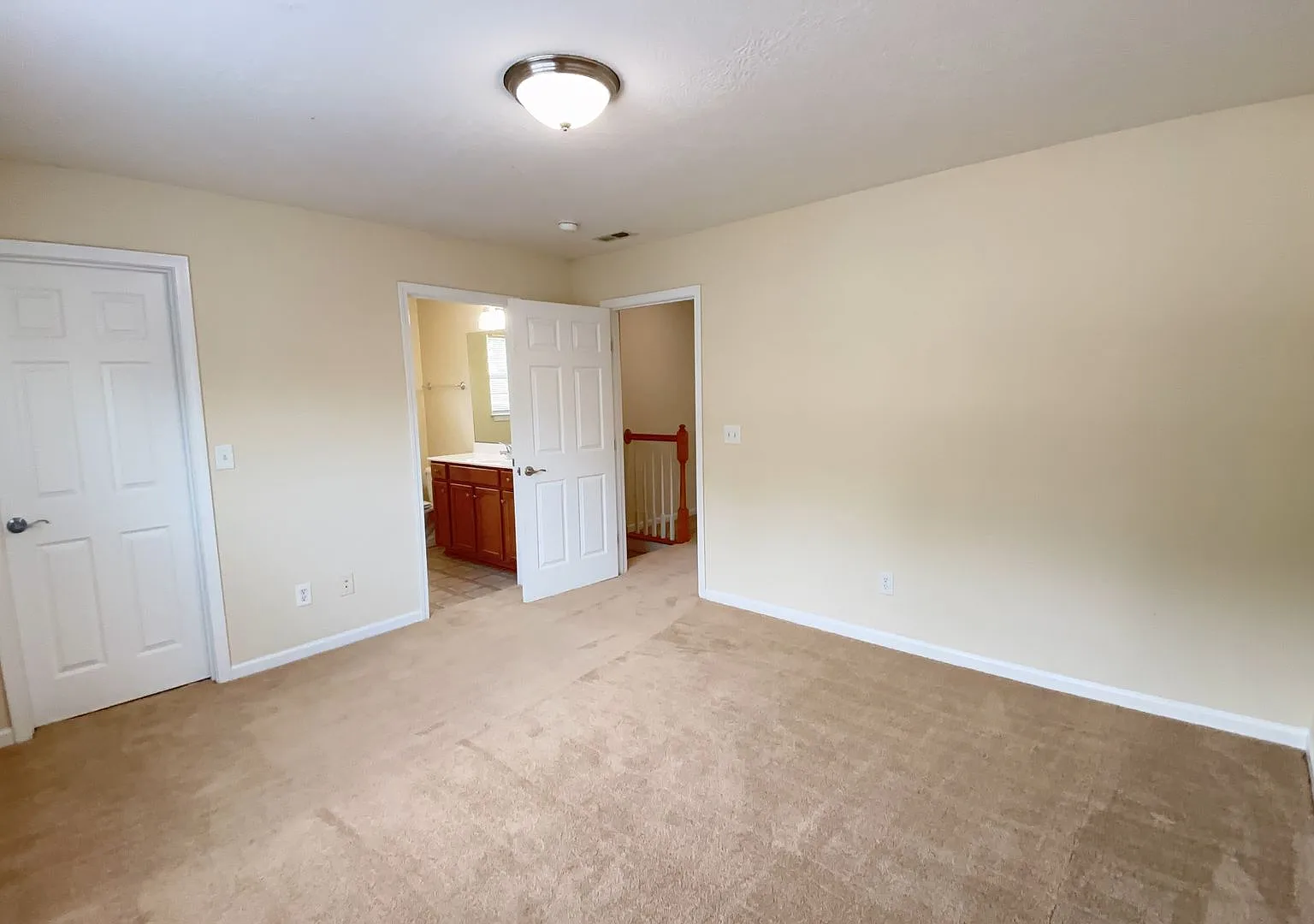 3 Bedroom, 2.5 House — Photo 4