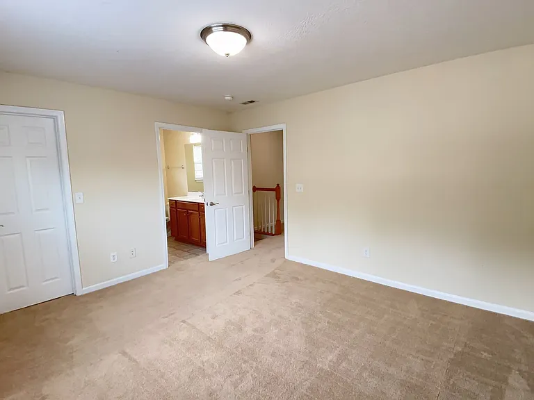 1725 Aden Ln — Photo 4
