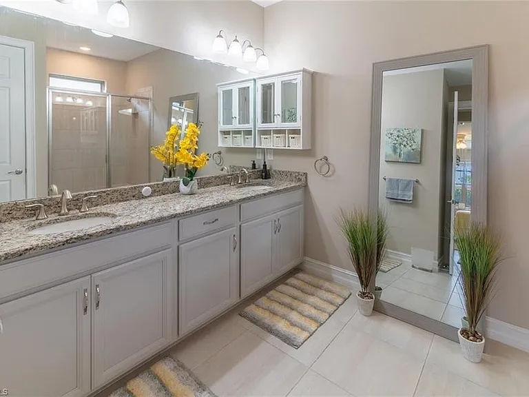 16366 Barclay Ct — Photo 16