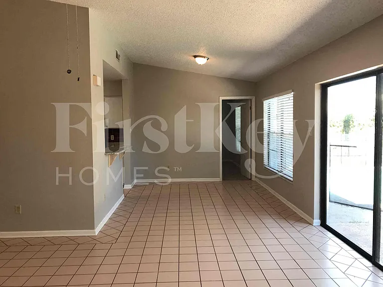 16219 Pebblebrook Dr — Photo 4