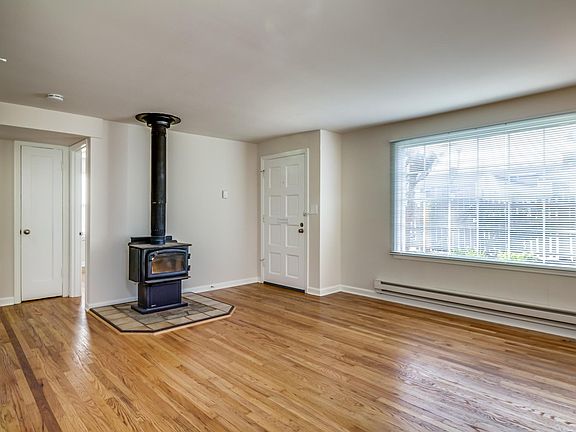 2nd image of 9238 15th Ave SW