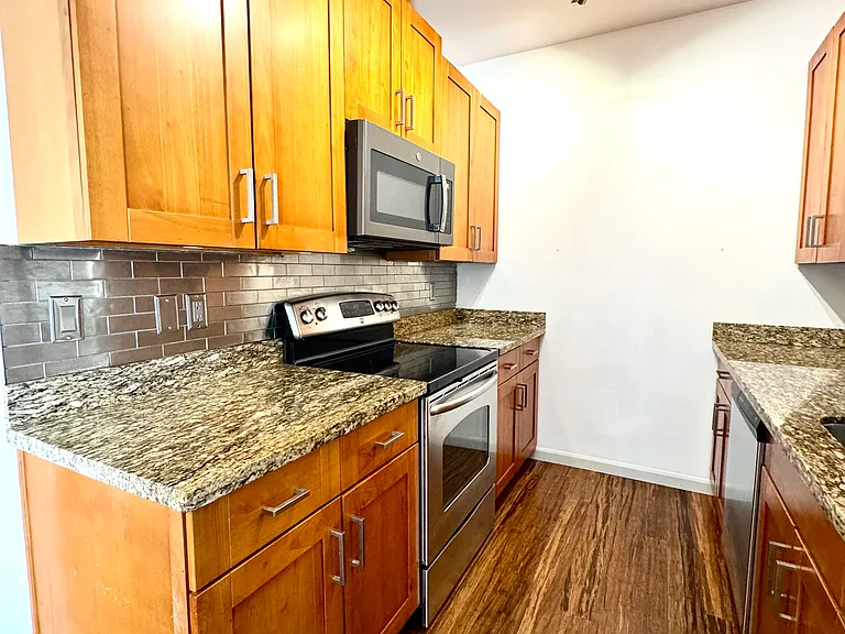 419 Cedar Ave S — Photo 8